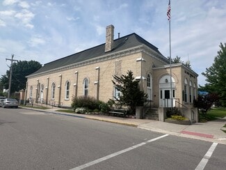 Elk Rapids, MI Specialty - 401 River St