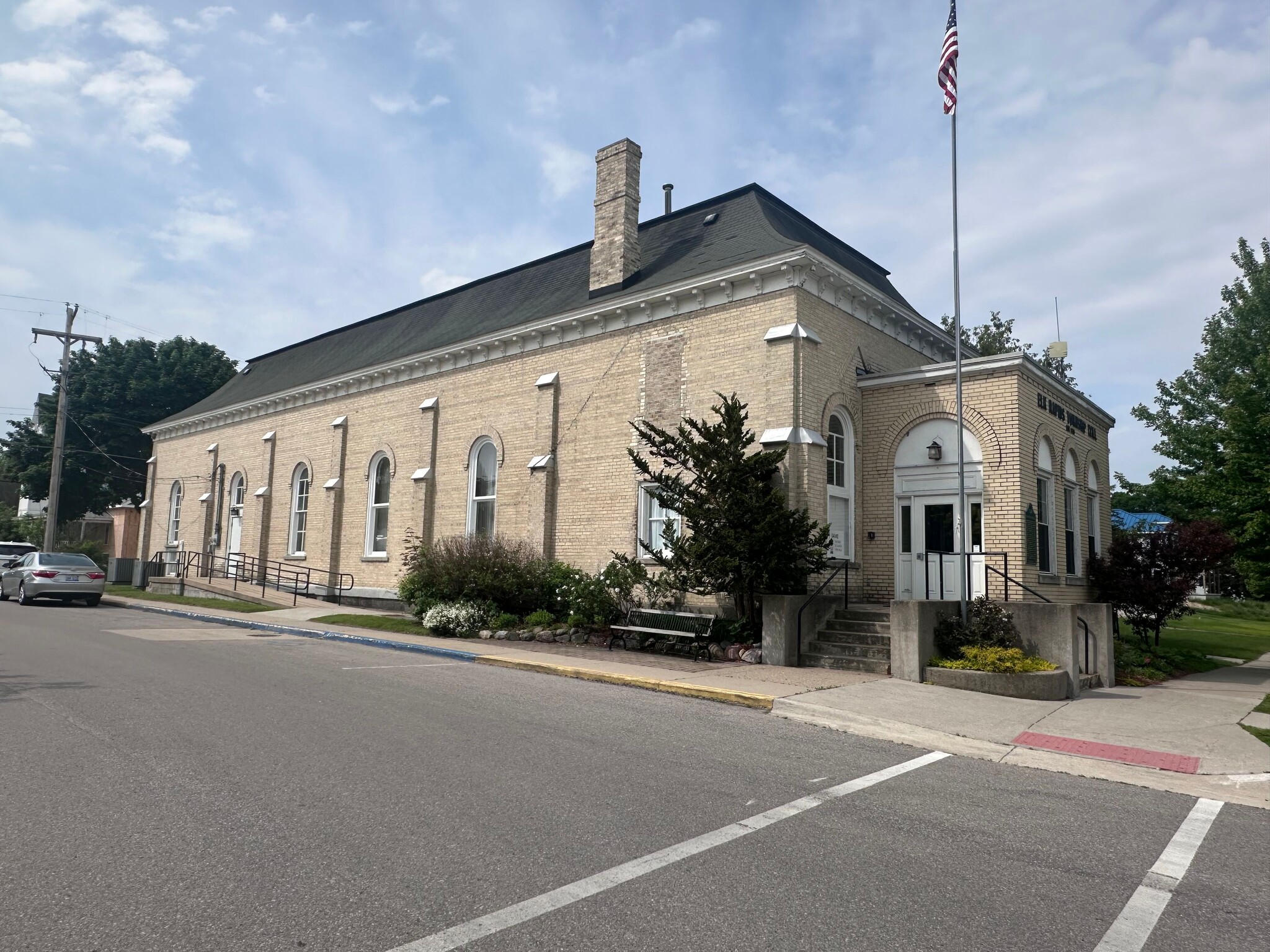 401 River St, Elk Rapids, MI for Sale