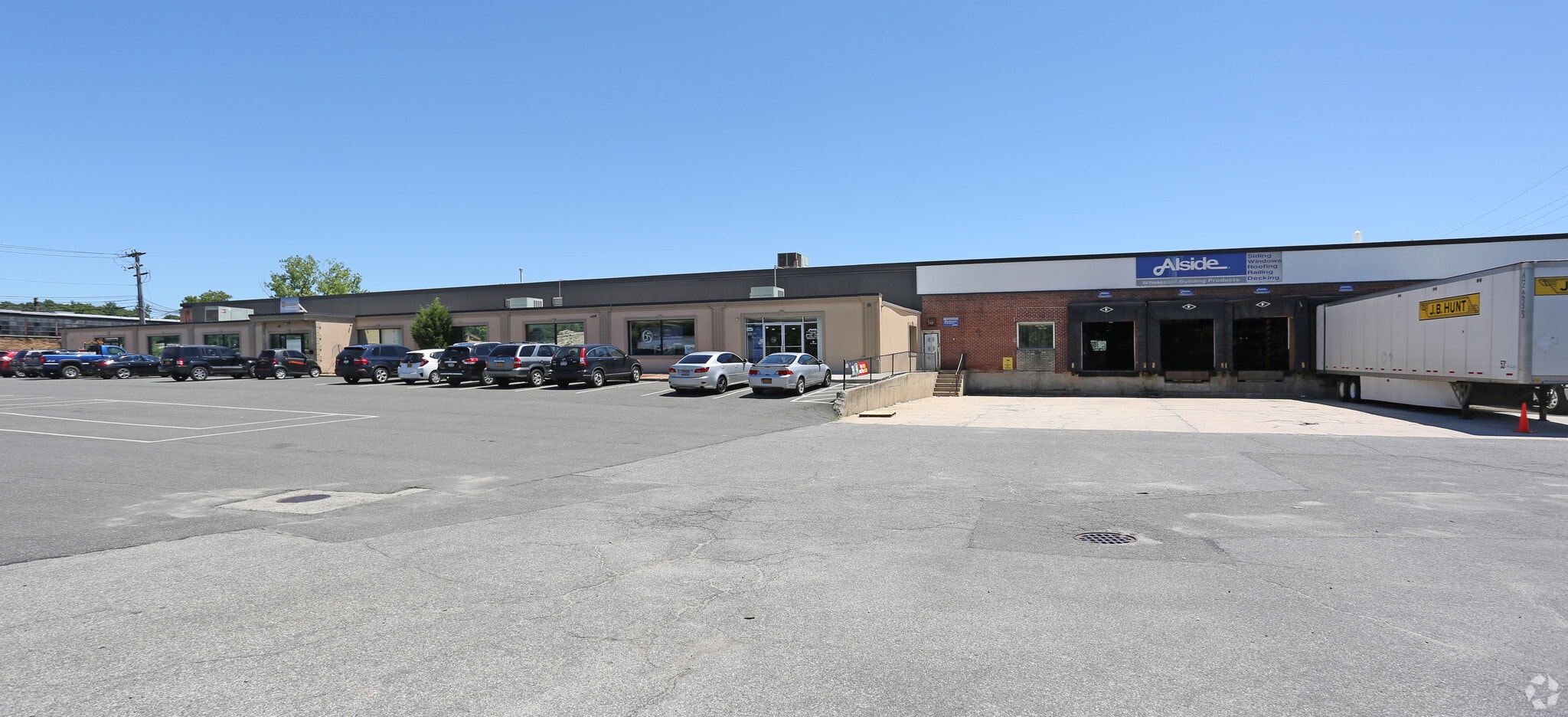 303 Winding Rd, Old Bethpage, NY for Rent