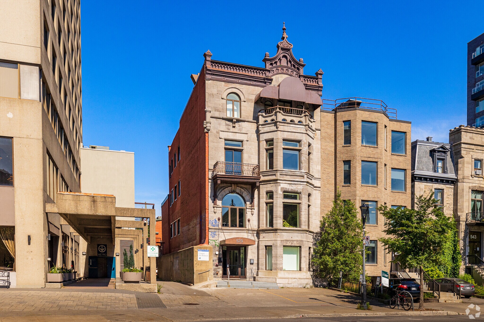 525 Rue Sherbrooke E, Montréal, QC for Rent