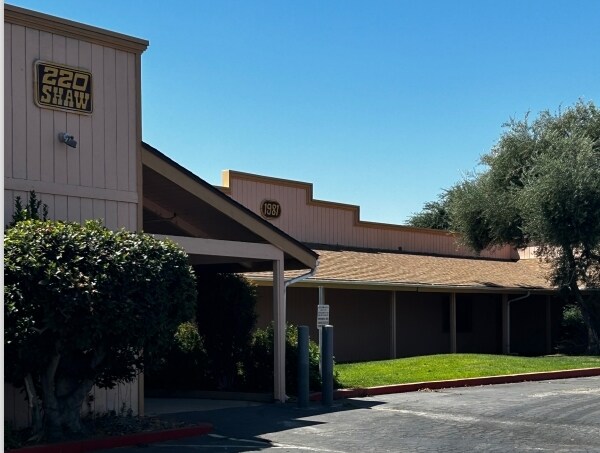 220 Shaw Ave, Clovis, CA for Sale
