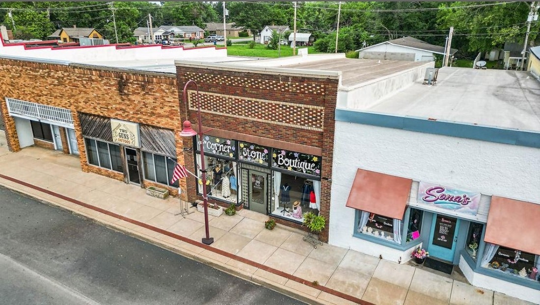 232 E Main St, Gentry, AR for Sale