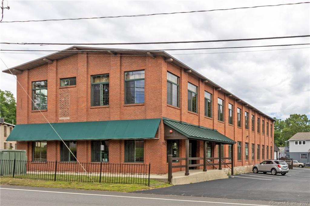 10 Summit St East Hampton, CT 06424 Office Property for Lease on
