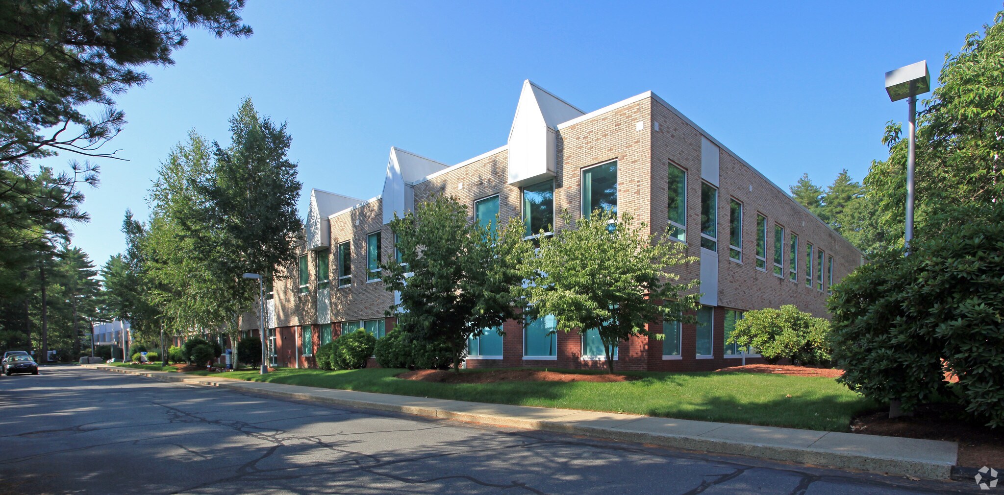 28 Crosby Dr, Bedford, MA for Rent