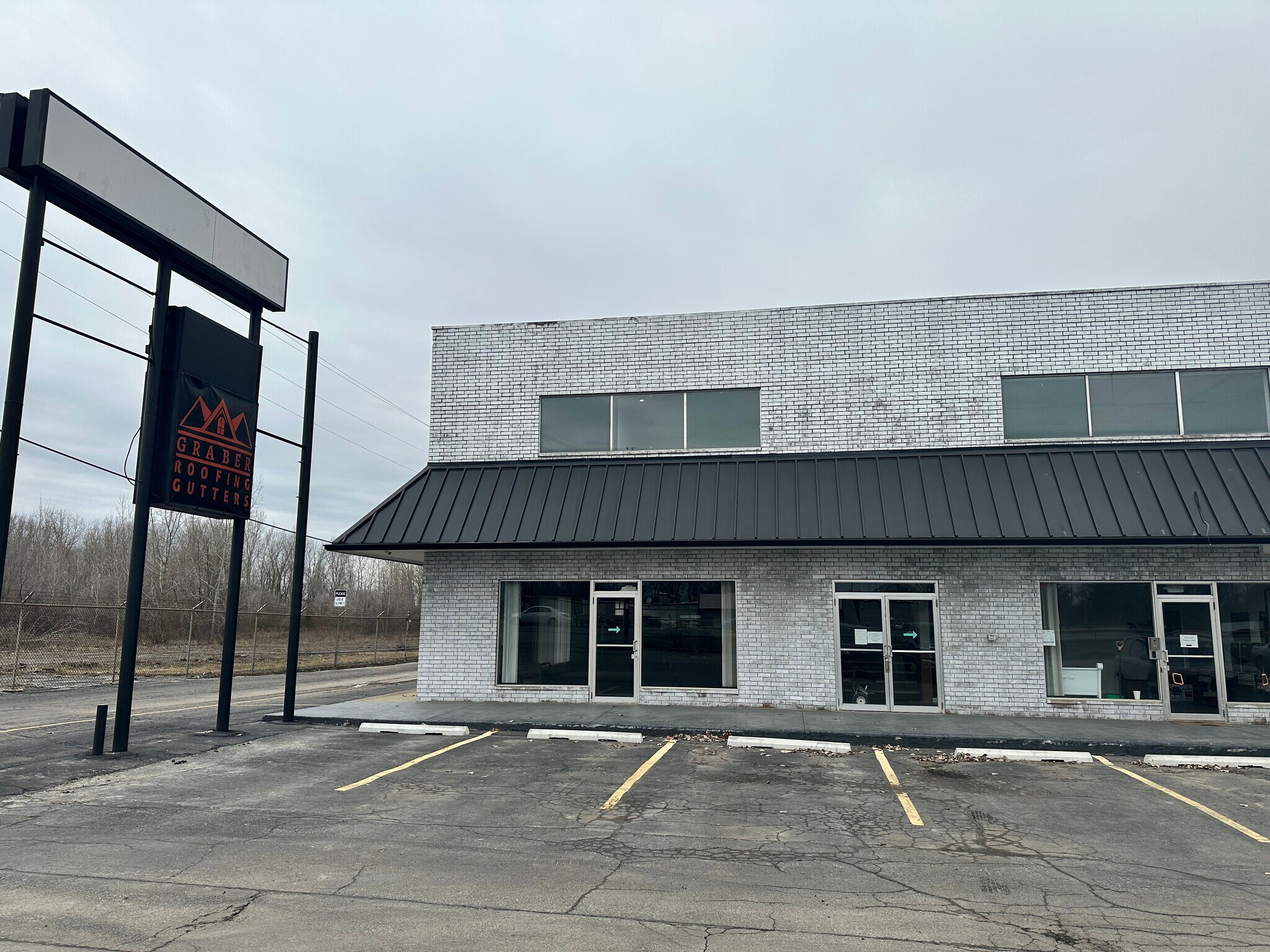 909 N Coliseum Blvd, Fort Wayne, IN for Rent