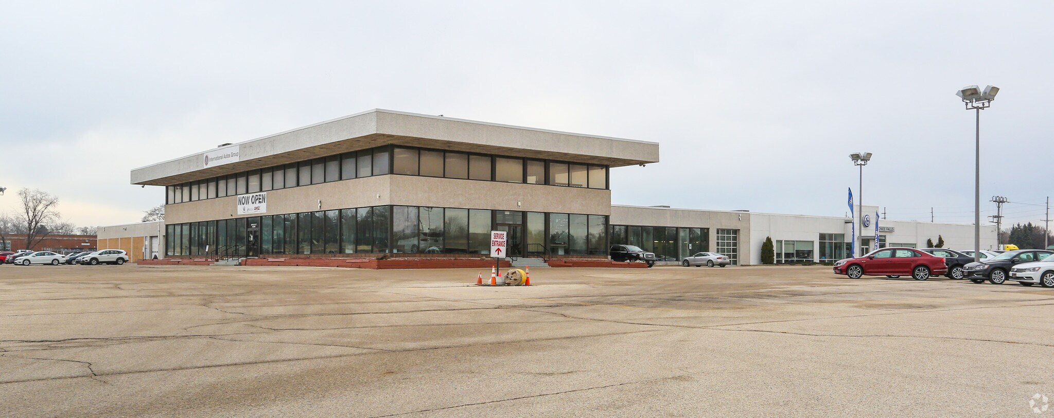 N88 W14167 Main St, Menomonee Falls, WI for Sale