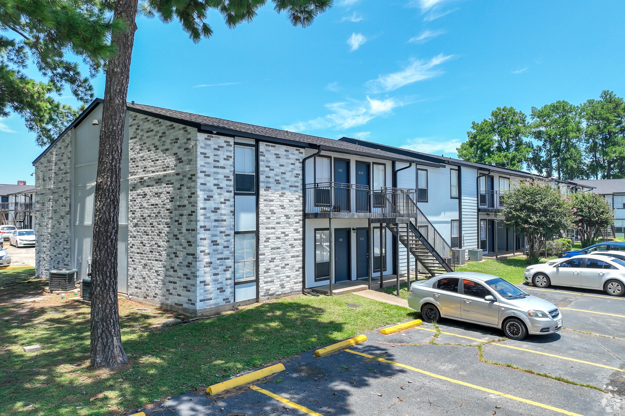 300 S John Redditt Dr, Lufkin, TX for Sale
