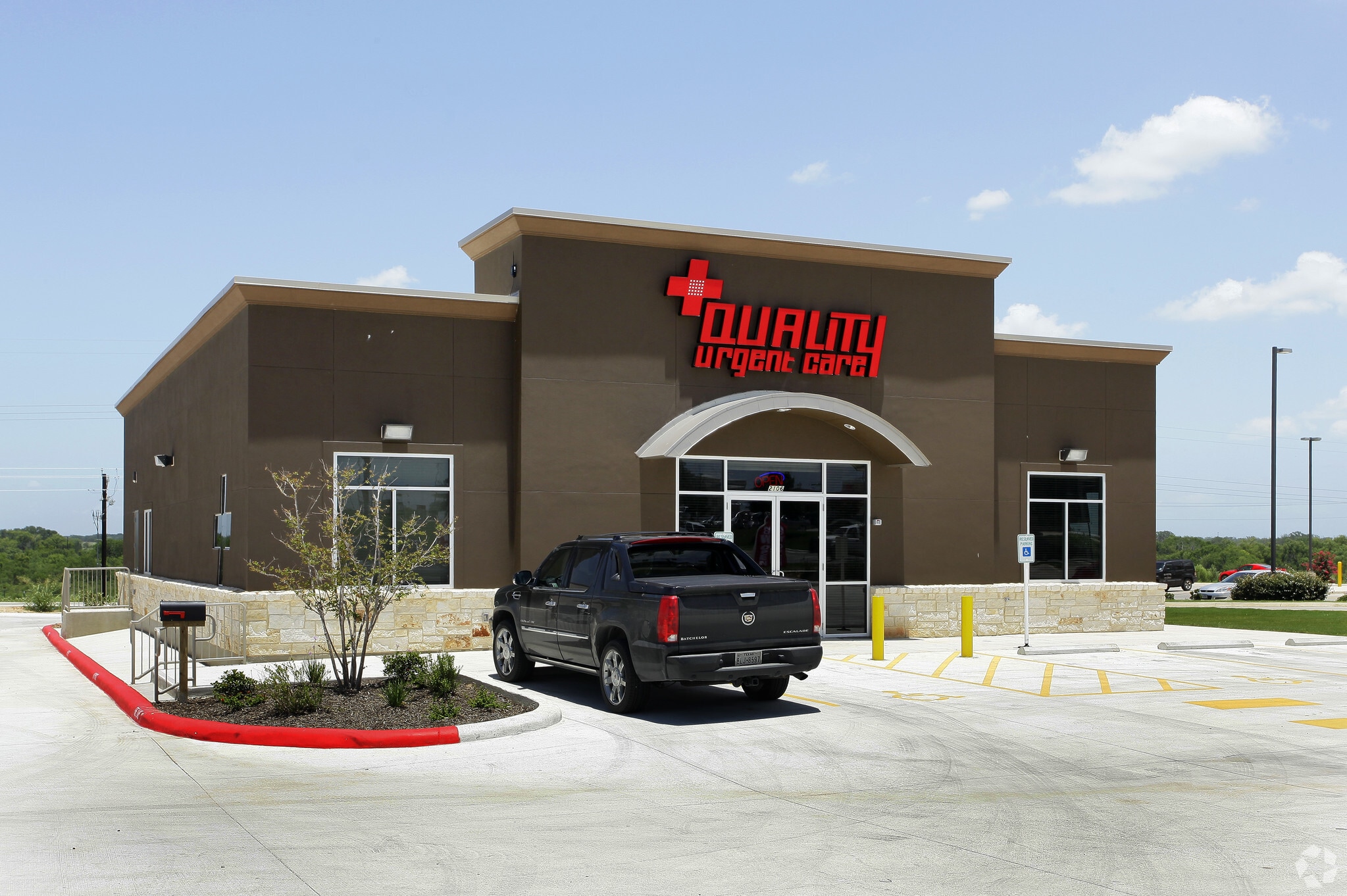 2128 W Oaklawn Rd, Pleasanton, TX for Rent