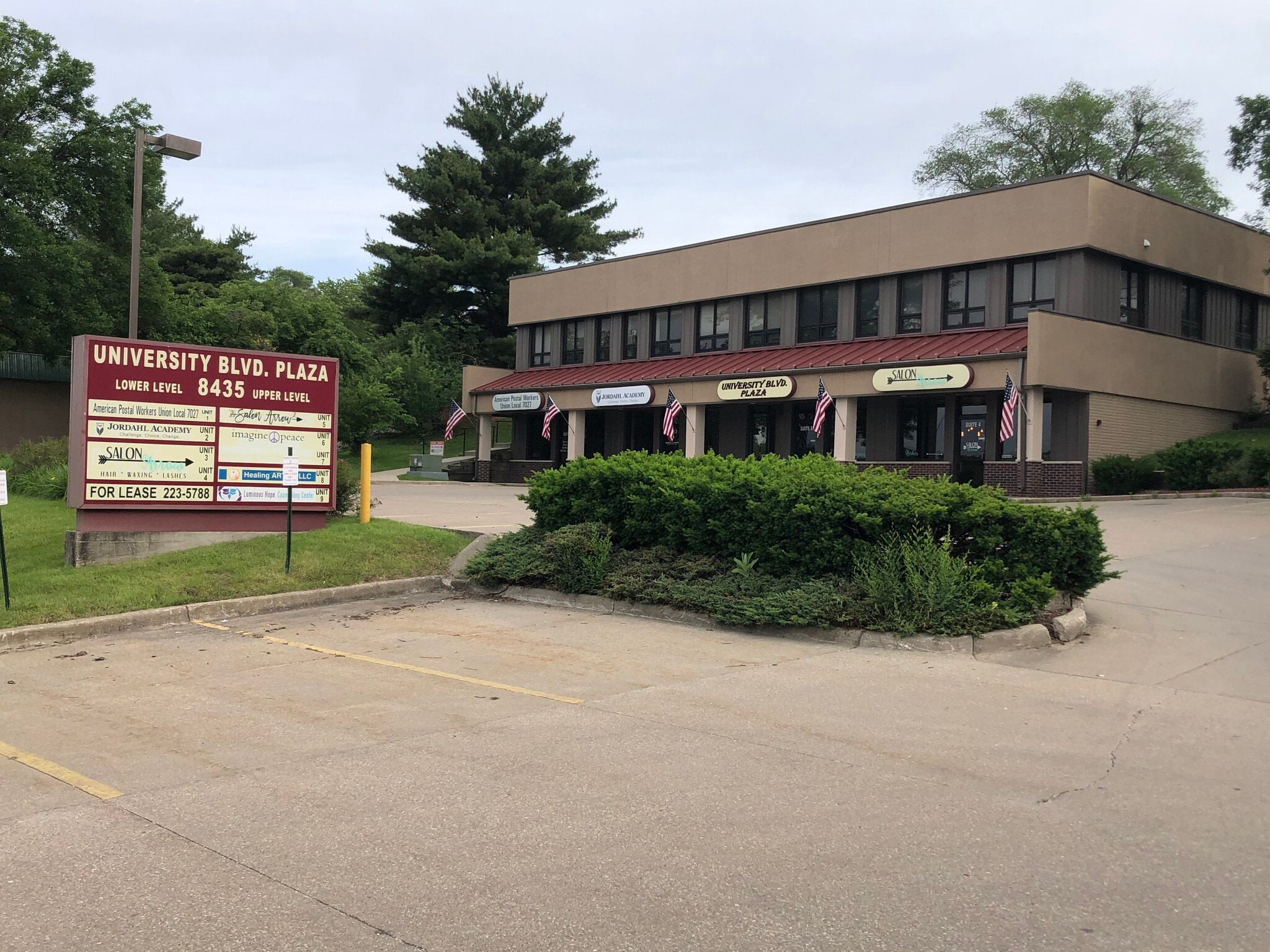 8435 University Blvd, Clive, IA for Sale