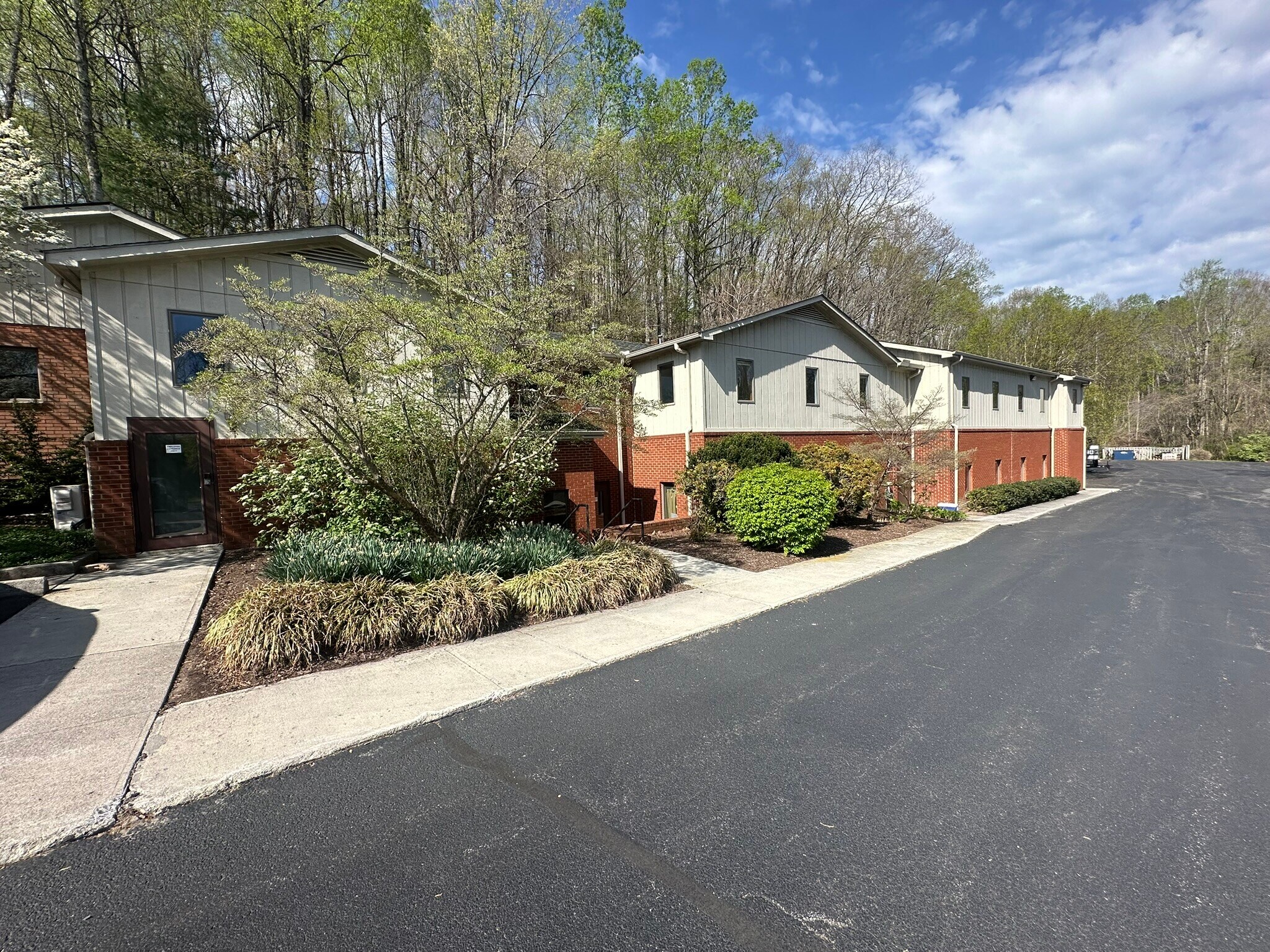 2206 S Main St, Blacksburg, VA for Rent