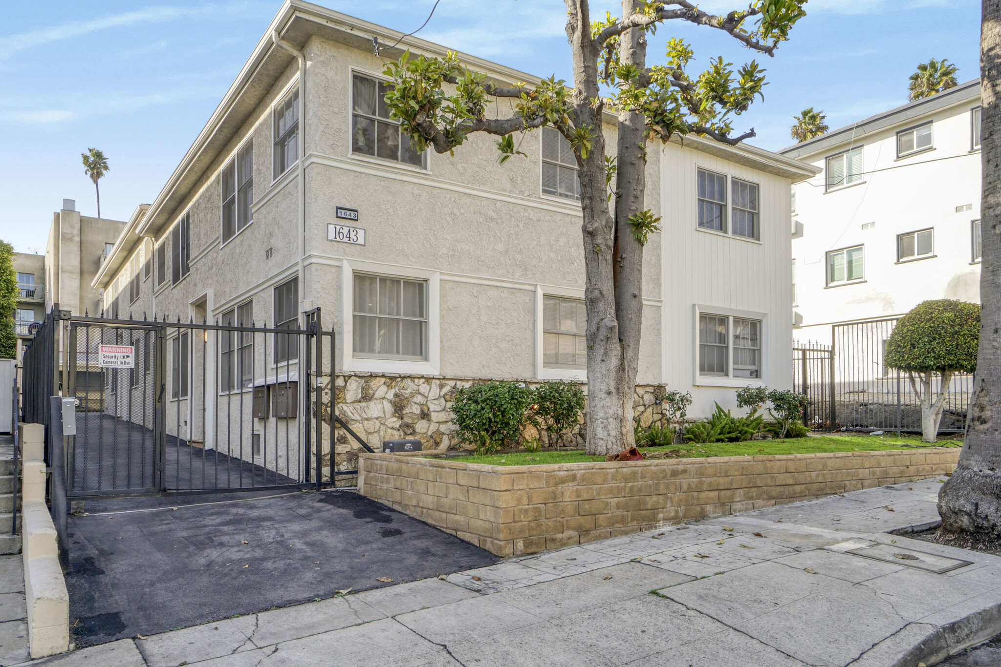 1643 N Formosa Ave, Los Angeles, CA for Sale