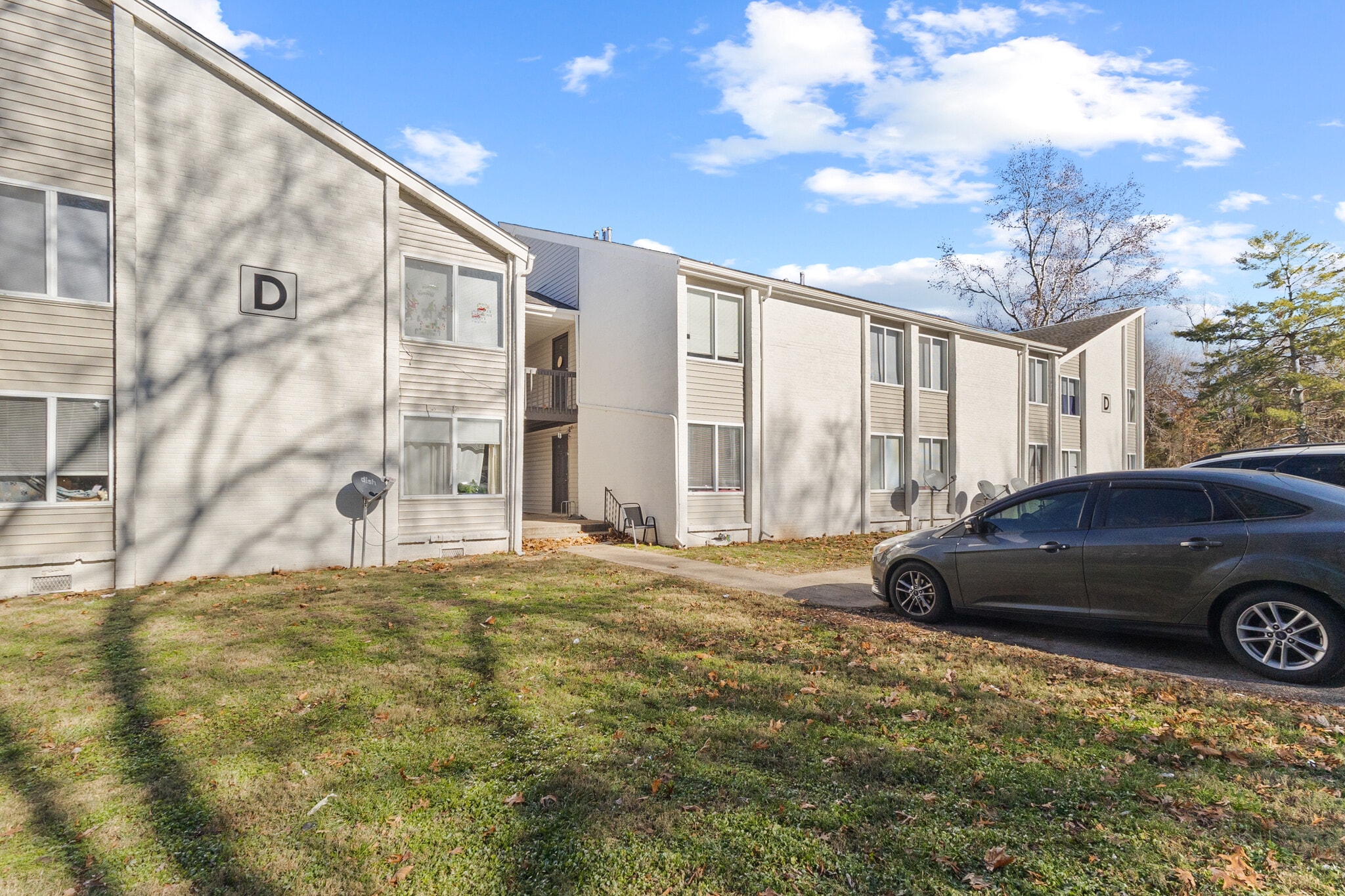 1001 W 9th St, Russellville, KY for Sale