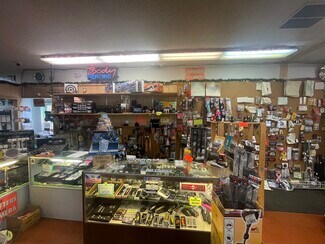 Riverton, WY Storefront - 608 E Pershing Ave