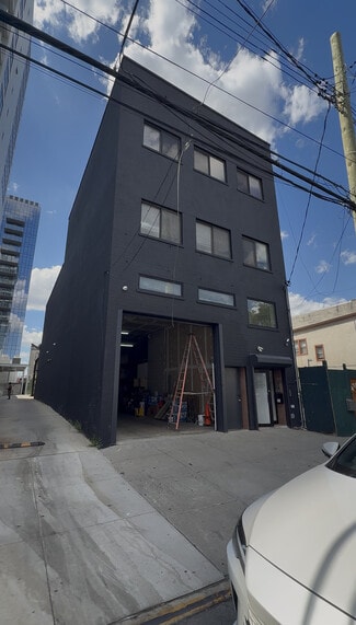 Flushing, NY Retail - 3354 Farrington St
