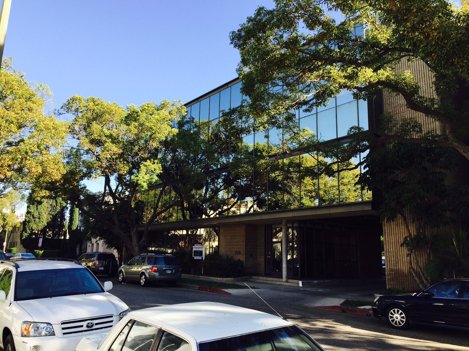 220 S Kenwood St, Glendale, CA for Rent