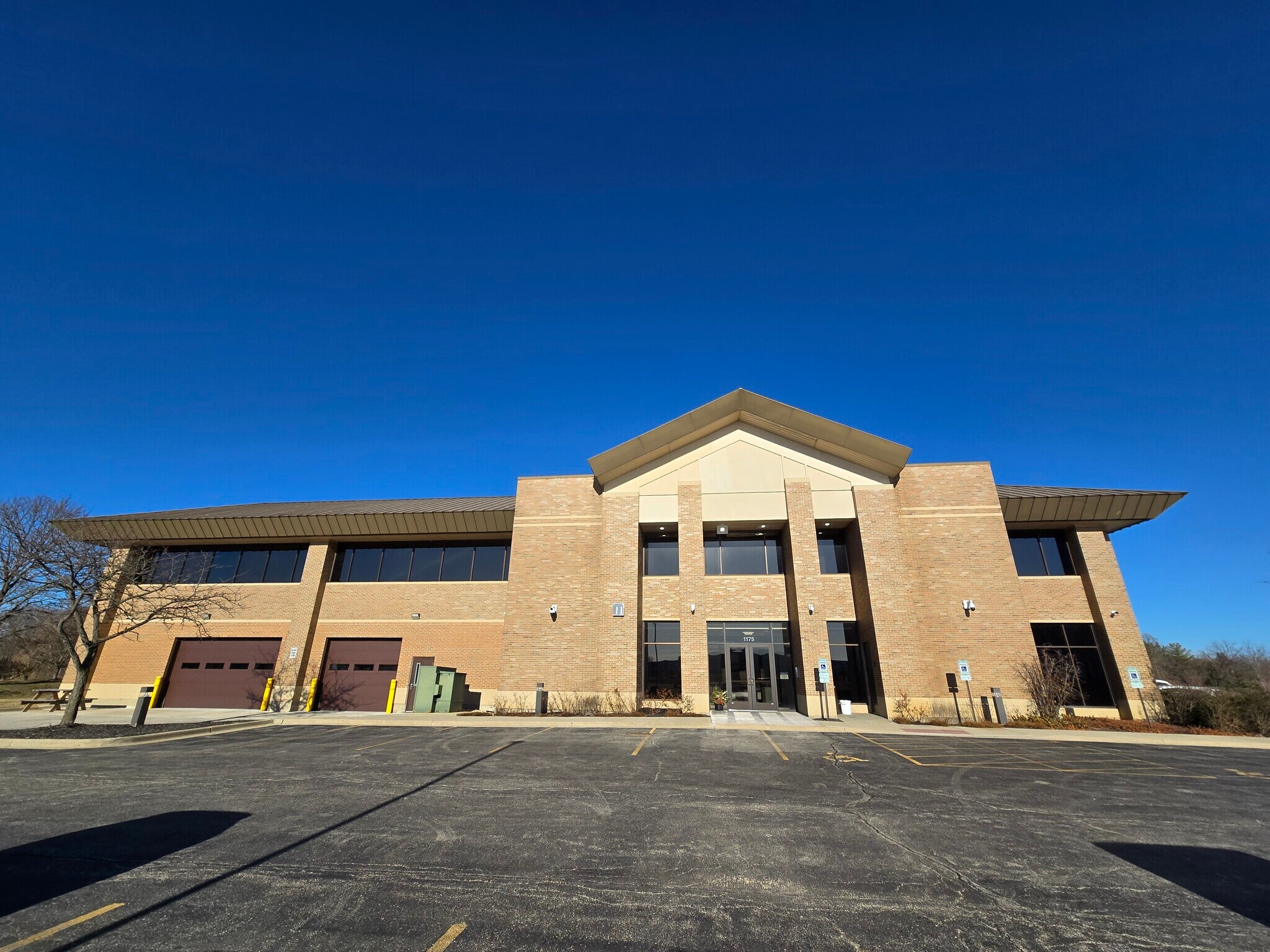 1175 Corporate Woods Pkwy, Vernon Hills, IL for Rent