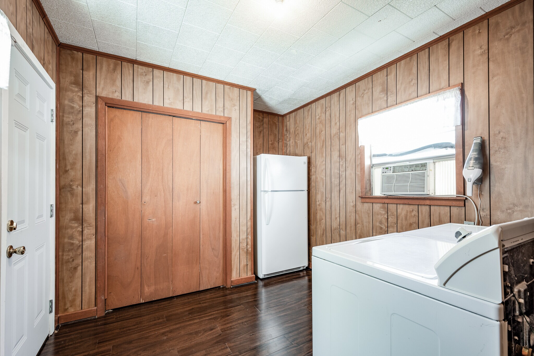 111 S Roosevelt Ave, Cleveland, TX for Sale