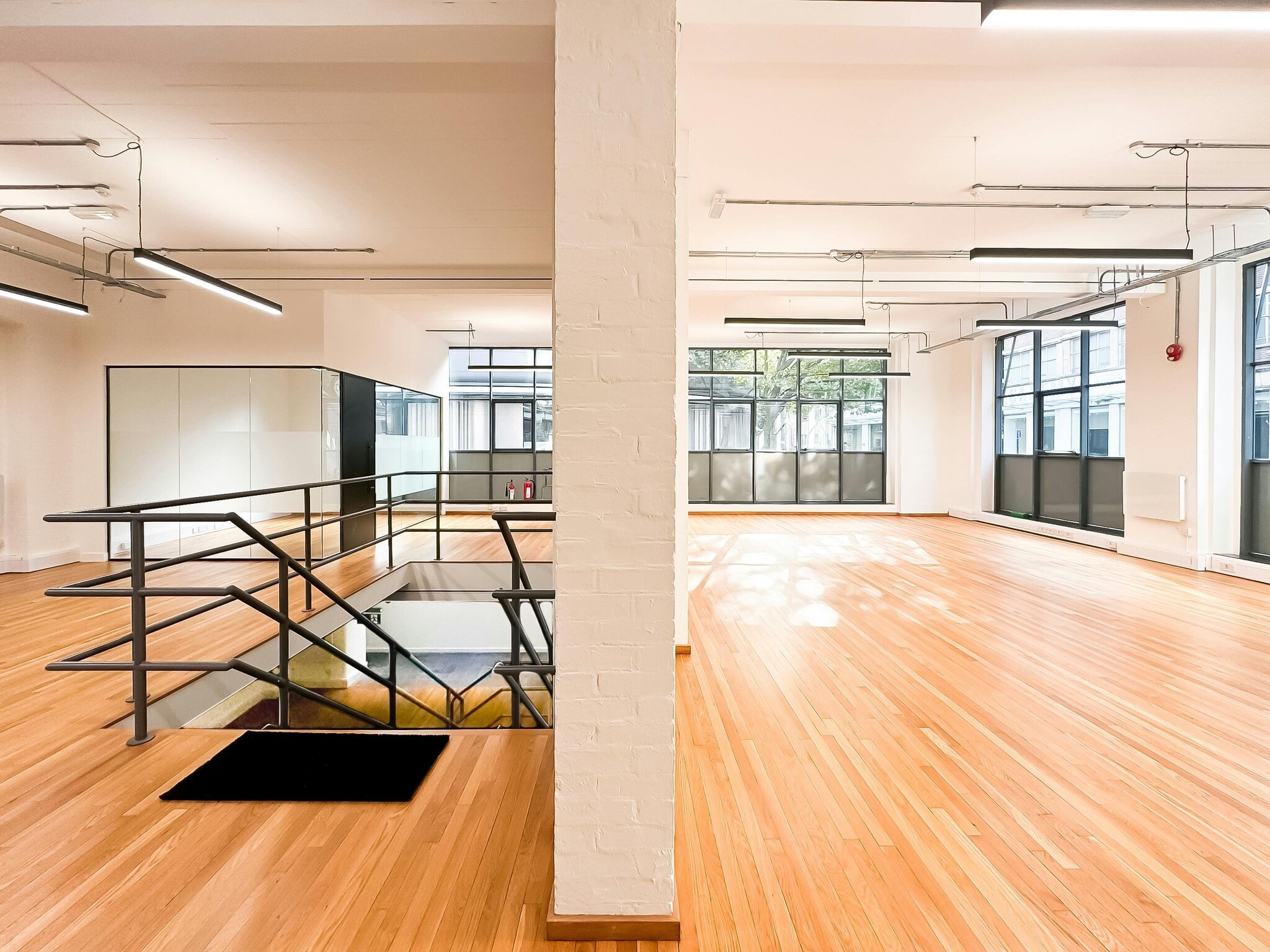 30 Gresse St, London, LND for Rent