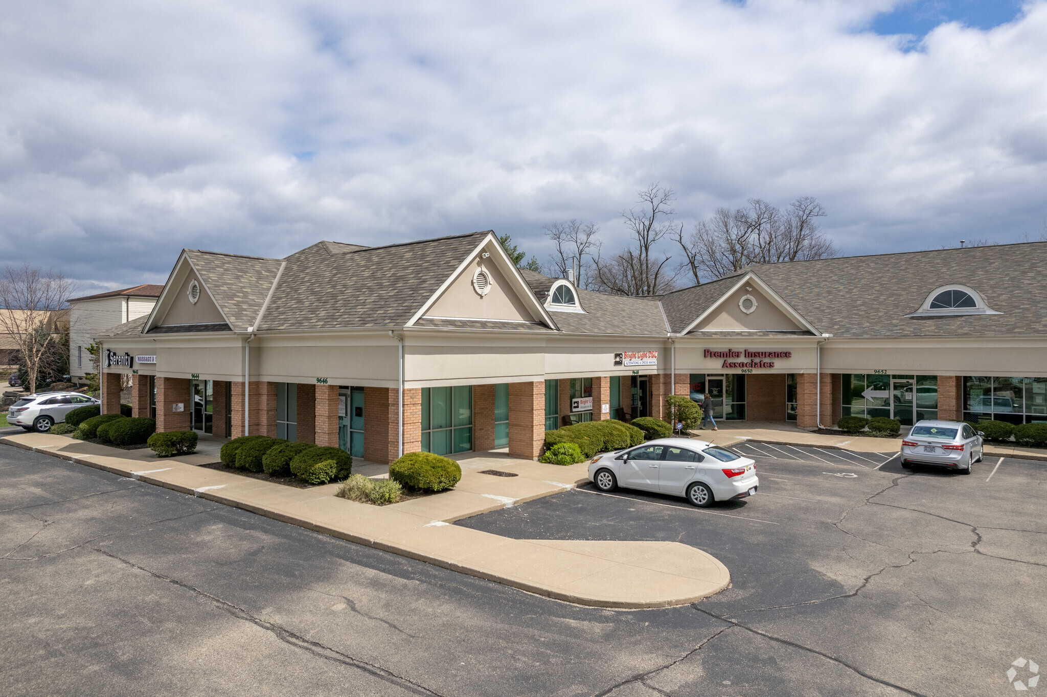 9642-9654 Cincinnati Columbus Rd, West Chester, OH for Sale