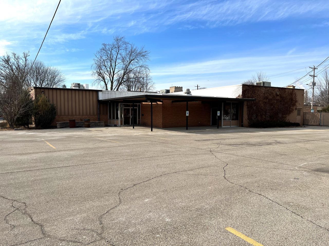 325 Broad St, Menasha, WI for Sale