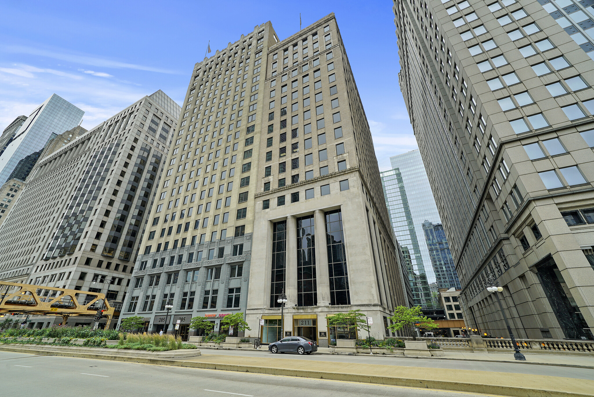 211 W Wacker Dr, Chicago, IL for Rent