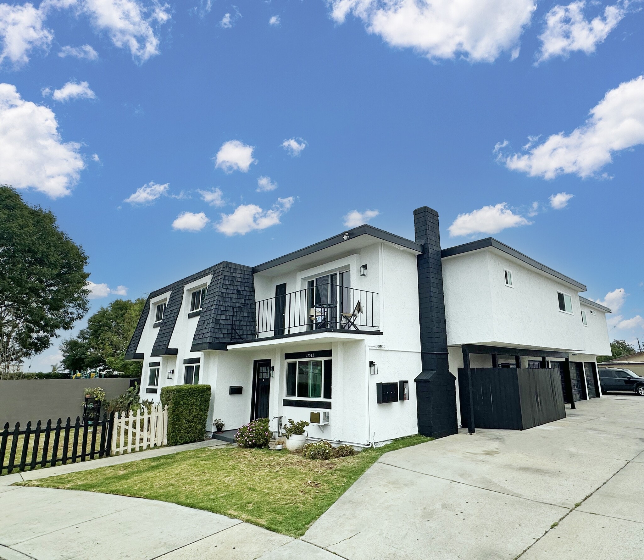 17372 Dairyview Cir, Huntington Beach, CA for Sale