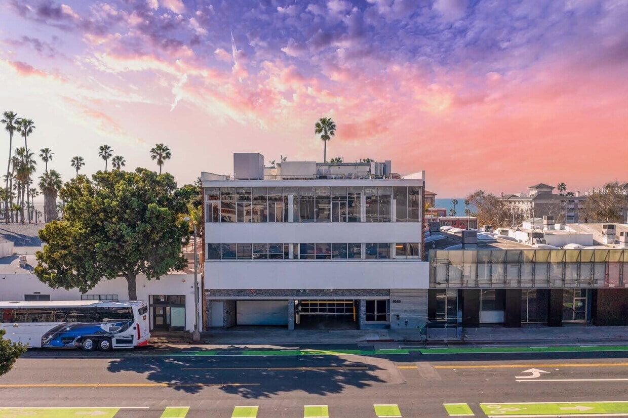 1918 Main St, Santa Monica, CA for Rent