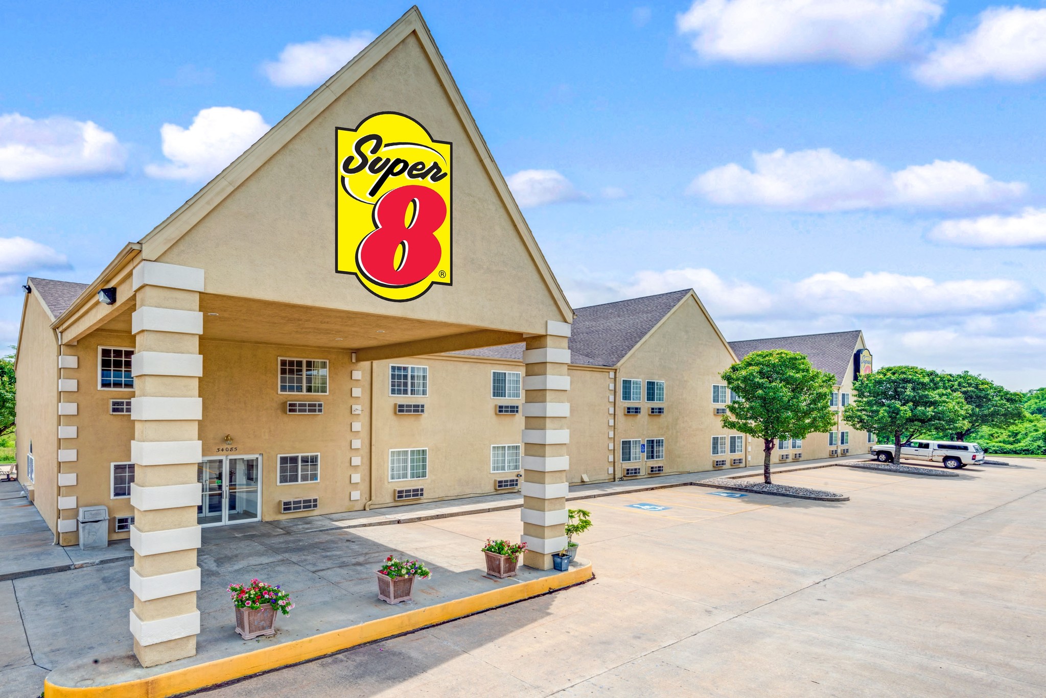 34085 Commerce Dr, De Soto, KS for Sale