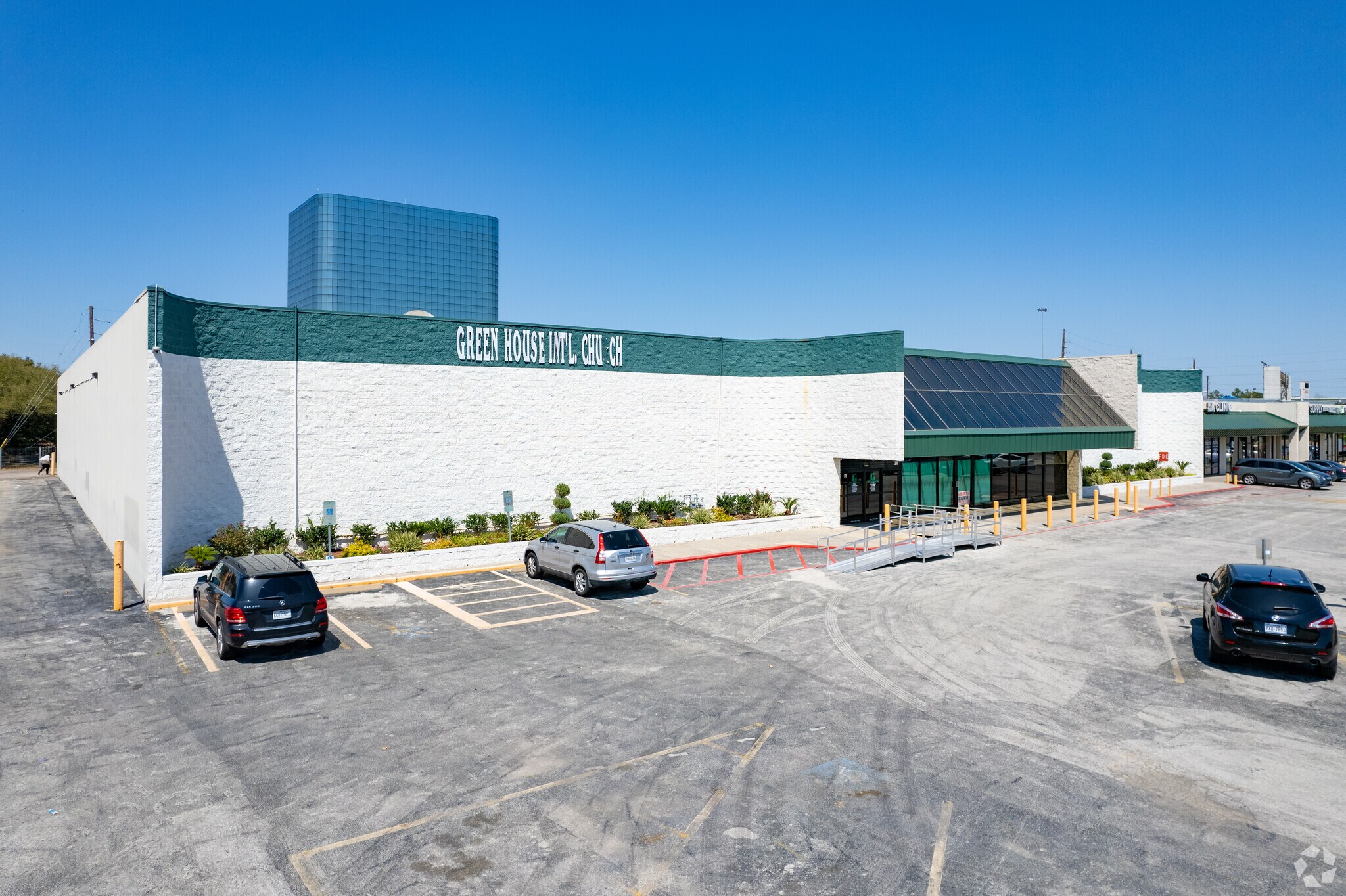 200 W Greens Rd, Houston, TX for Rent