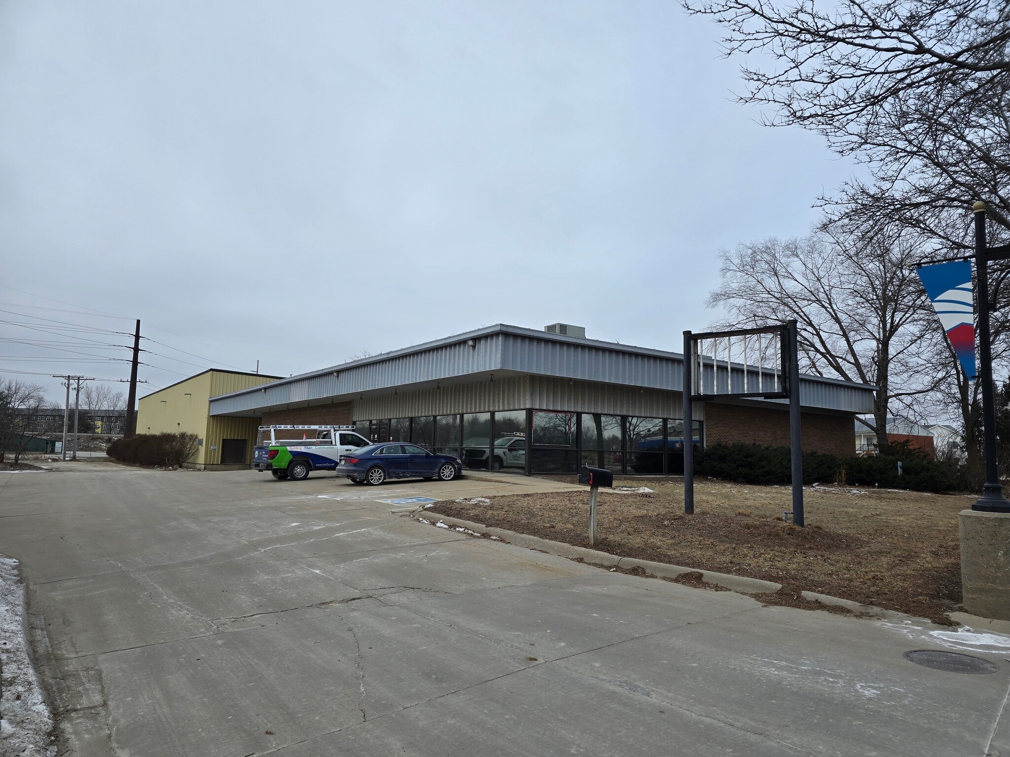 218 2nd St, Coralville, IA for Sale