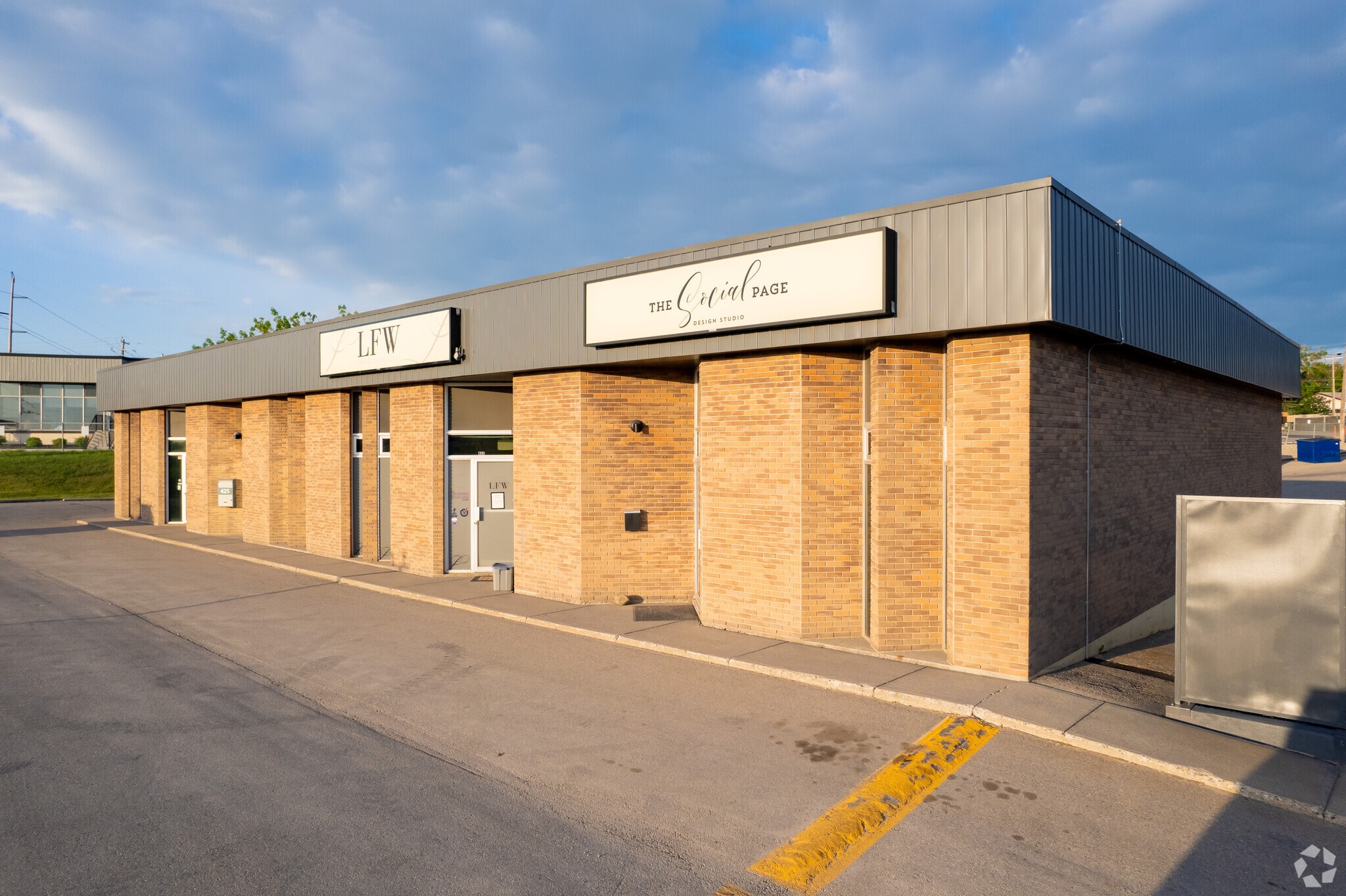 421-427 Forge Rd SE, Calgary, AB for Rent