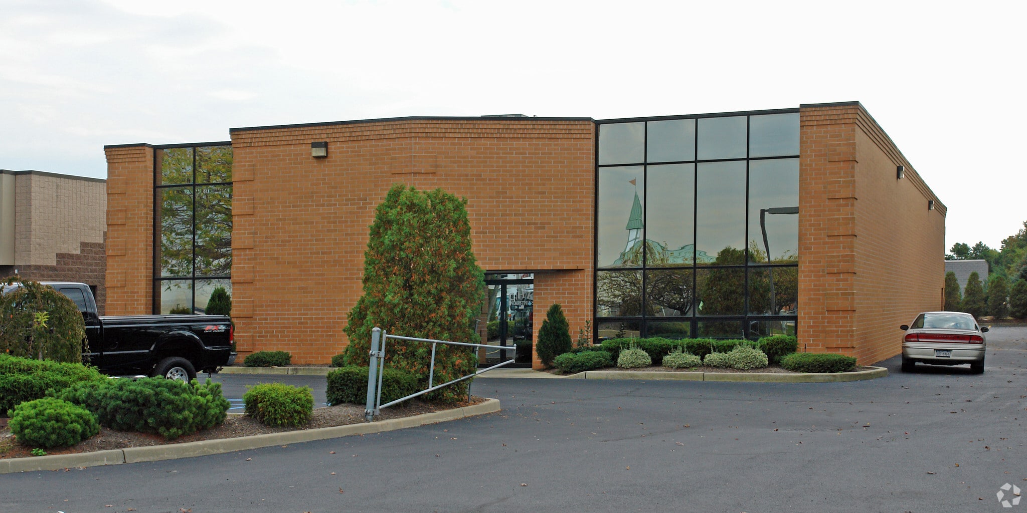 190 Mccormick Dr, Bohemia, NY for Rent