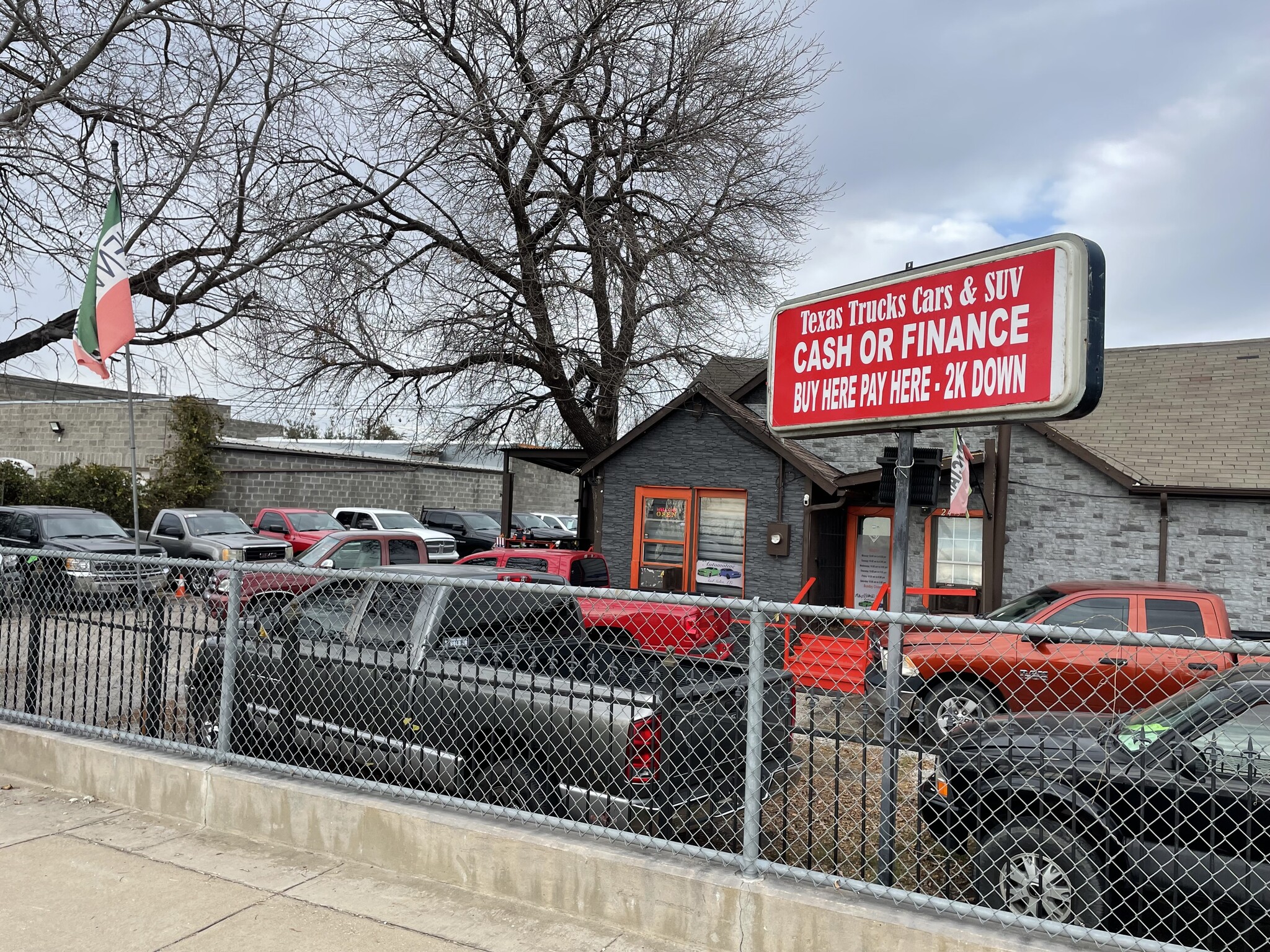 2413 Community Dr, Dallas, TX for Rent