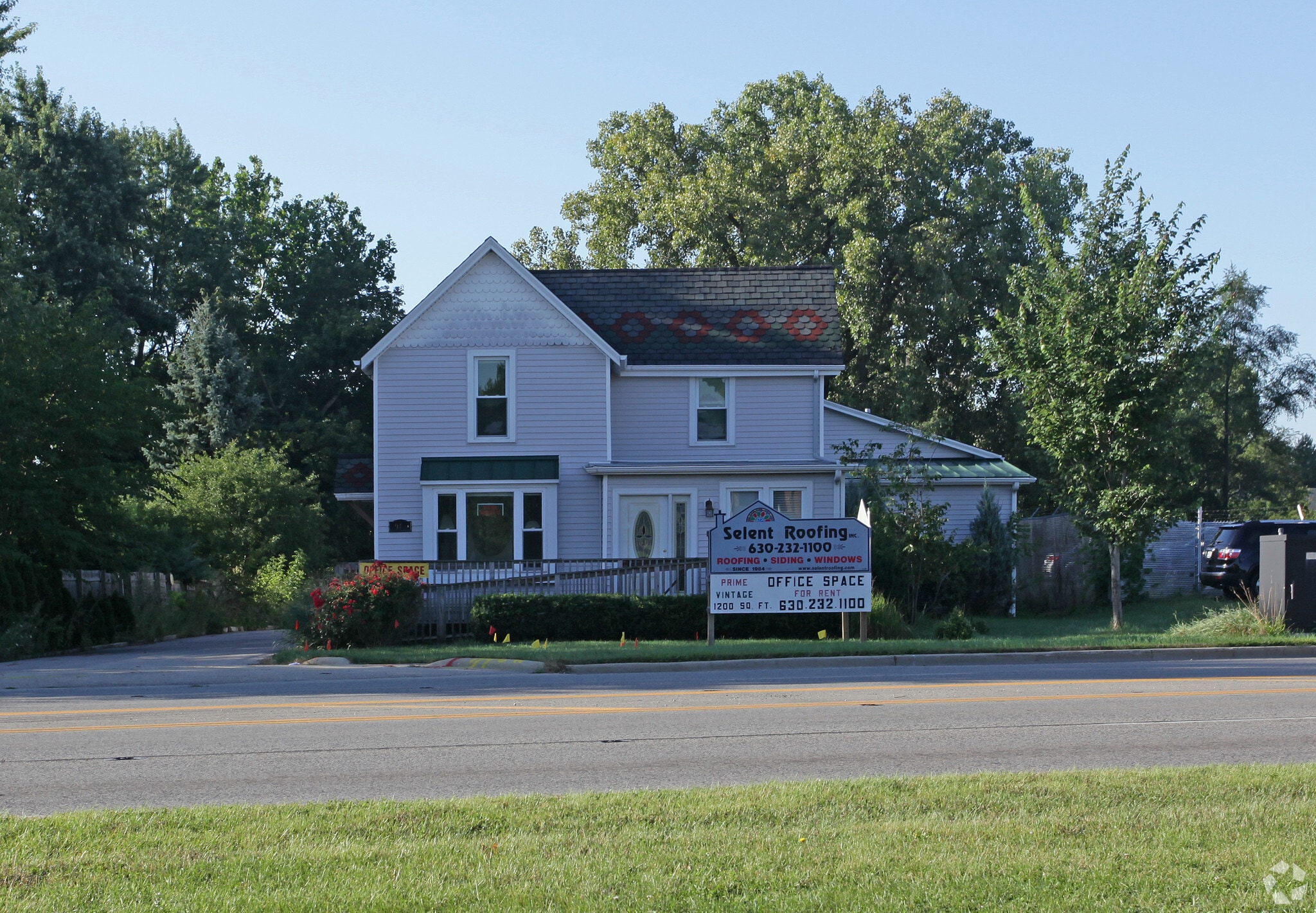 942 E State St, Geneva, IL for Sale