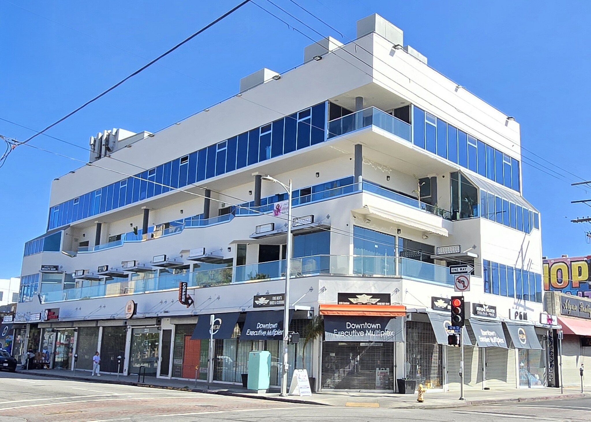 221 E 12th St, Los Angeles, CA for Rent