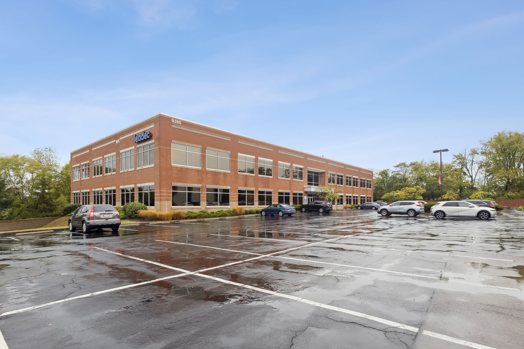 9395 Kenwood Rd, Blue Ash, OH for Rent