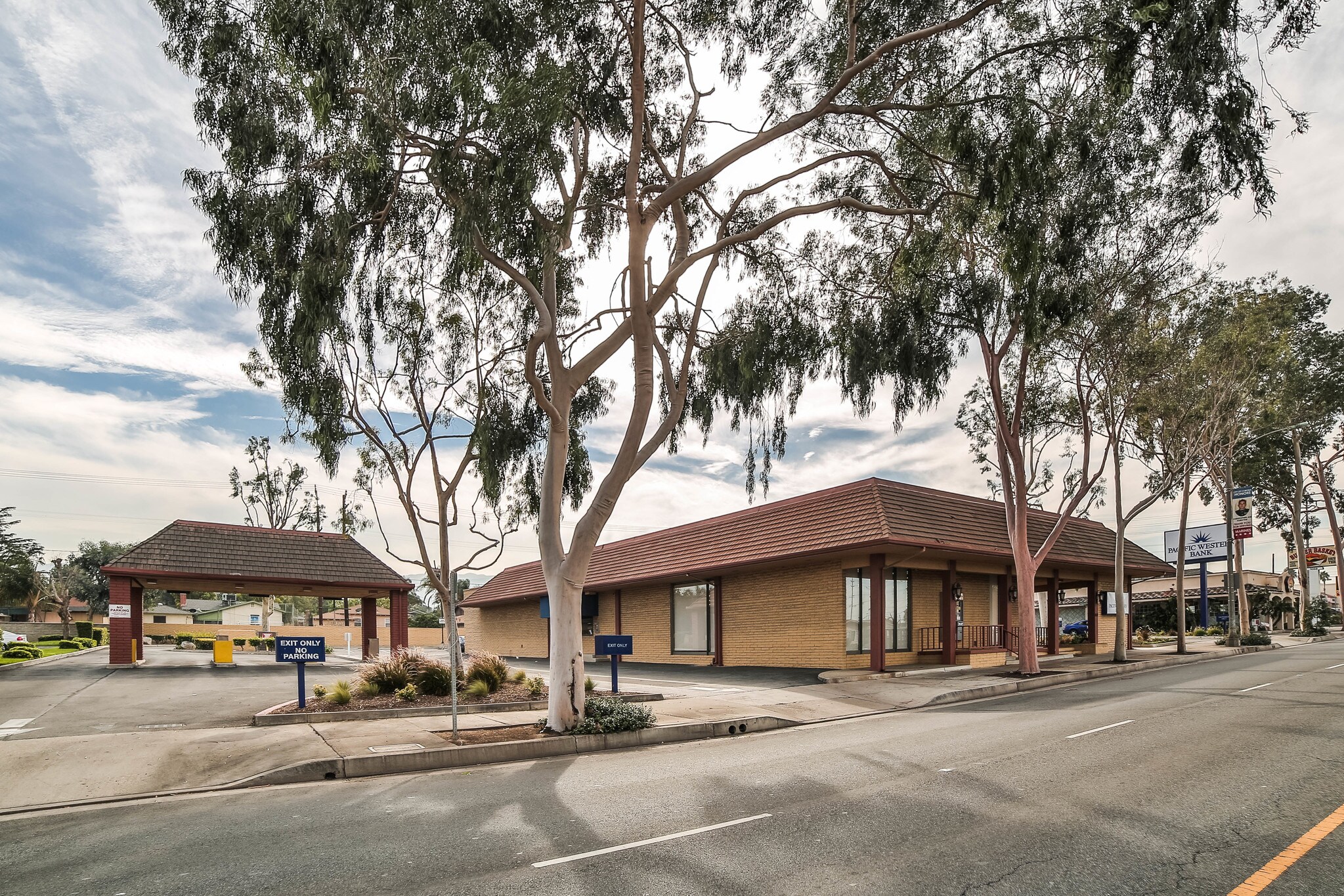 1050 W 6th St, Corona, CA for Sale