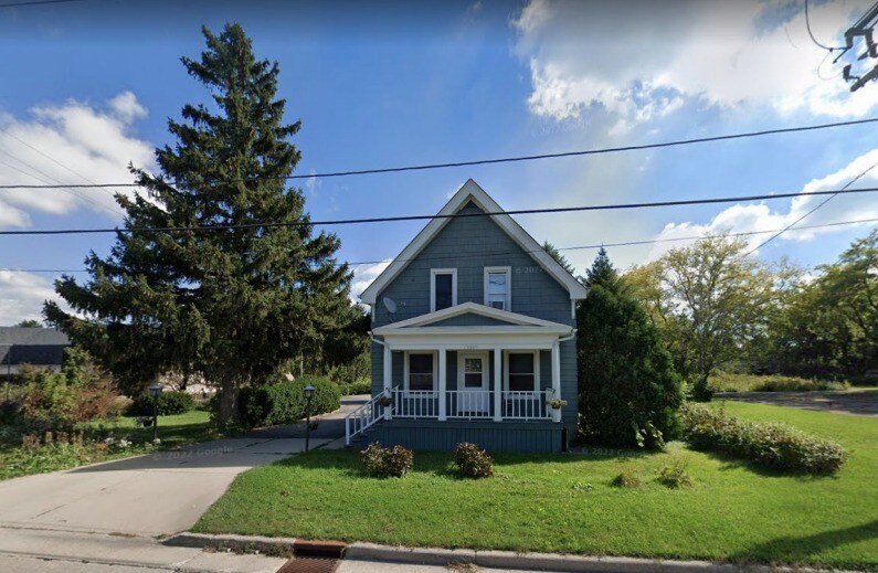 11126 N Wauwatosa Rd, Mequon, WI for Sale