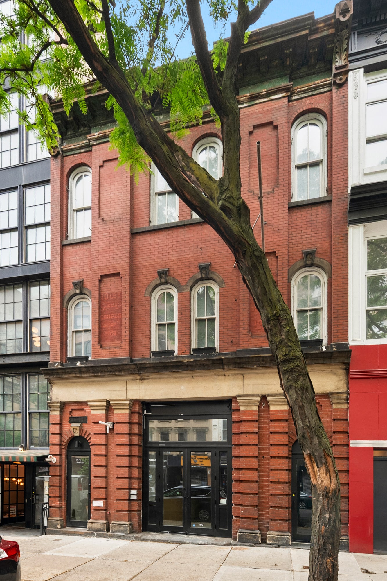109 W 17th St, New York, NY for Rent
