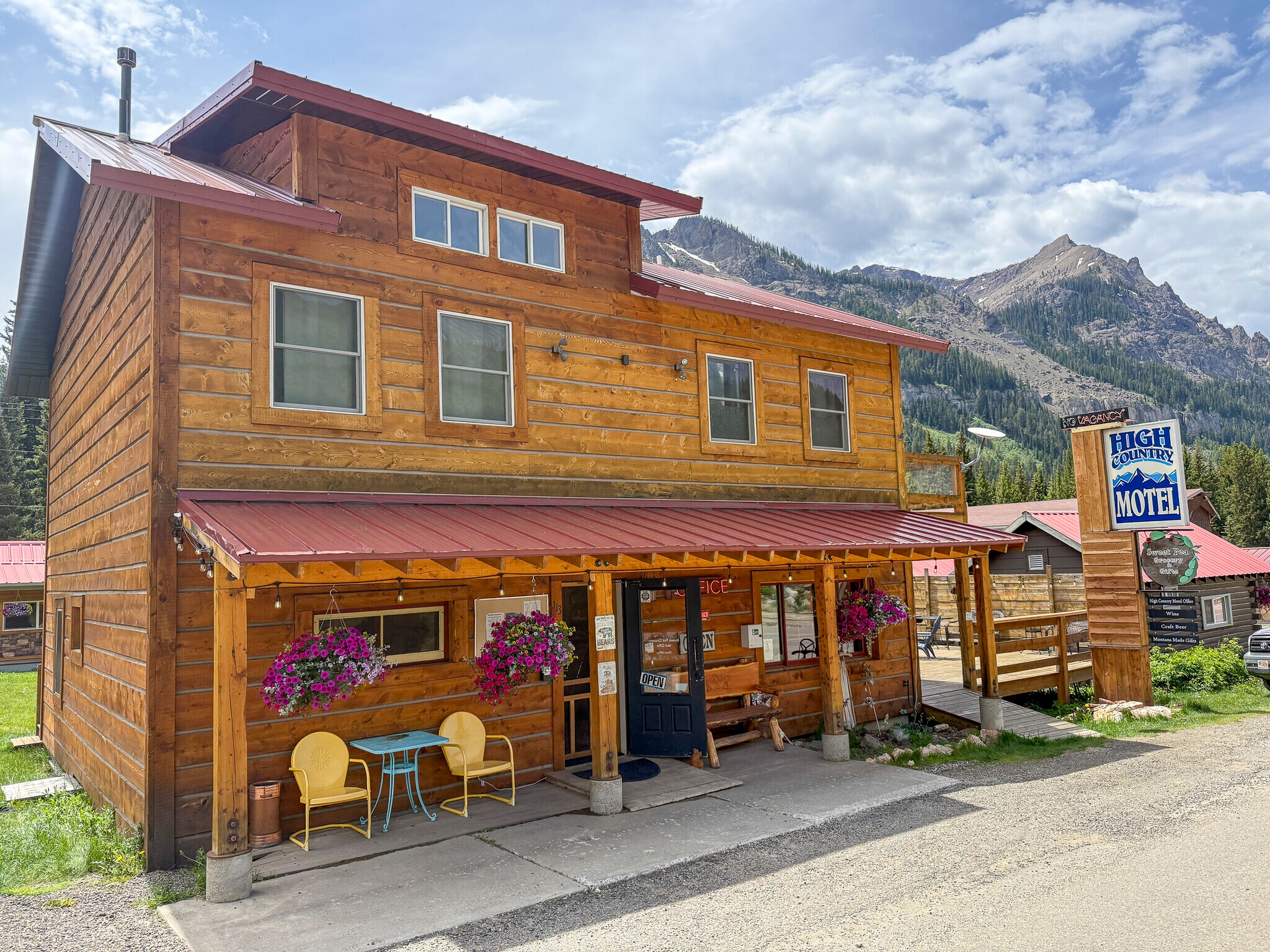 113 Main St W, Cooke City, MT for Sale