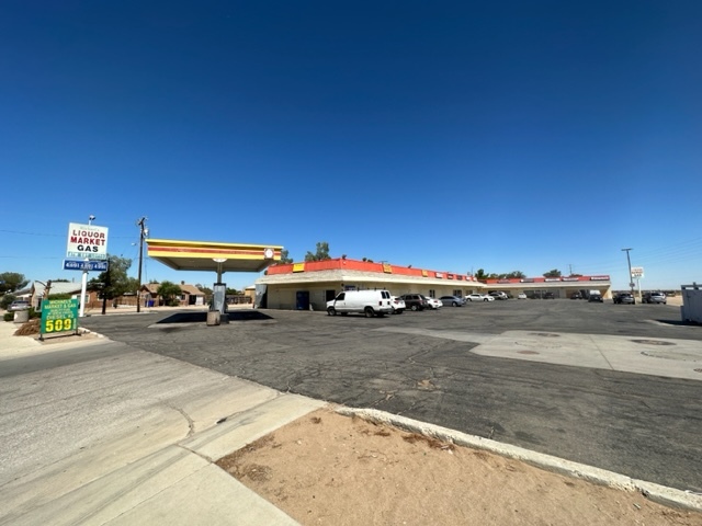 11424 Chamberlaine Way, Adelanto, CA for Rent