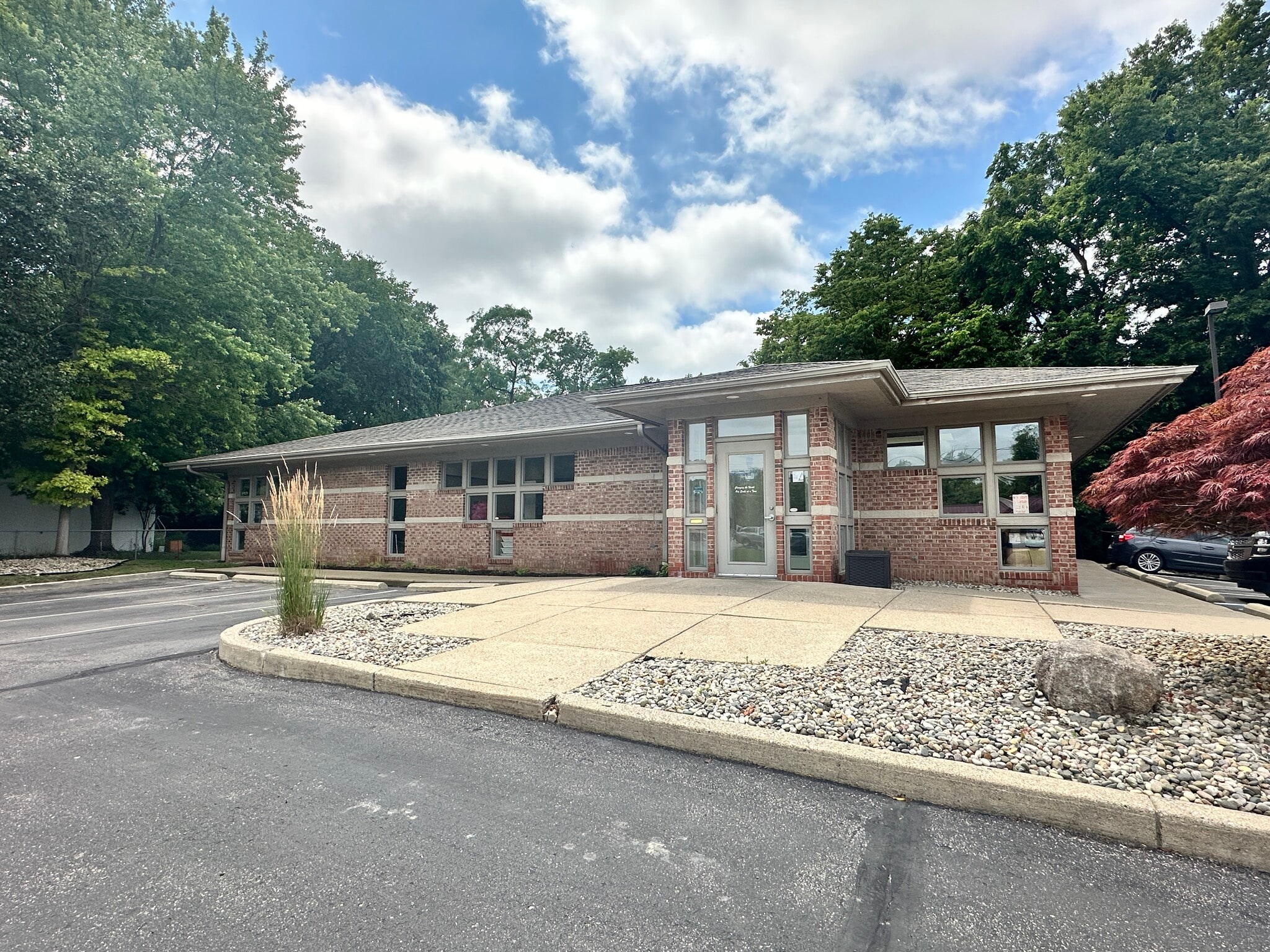 126 Herrick Park Dr, Tecumseh, MI for Sale