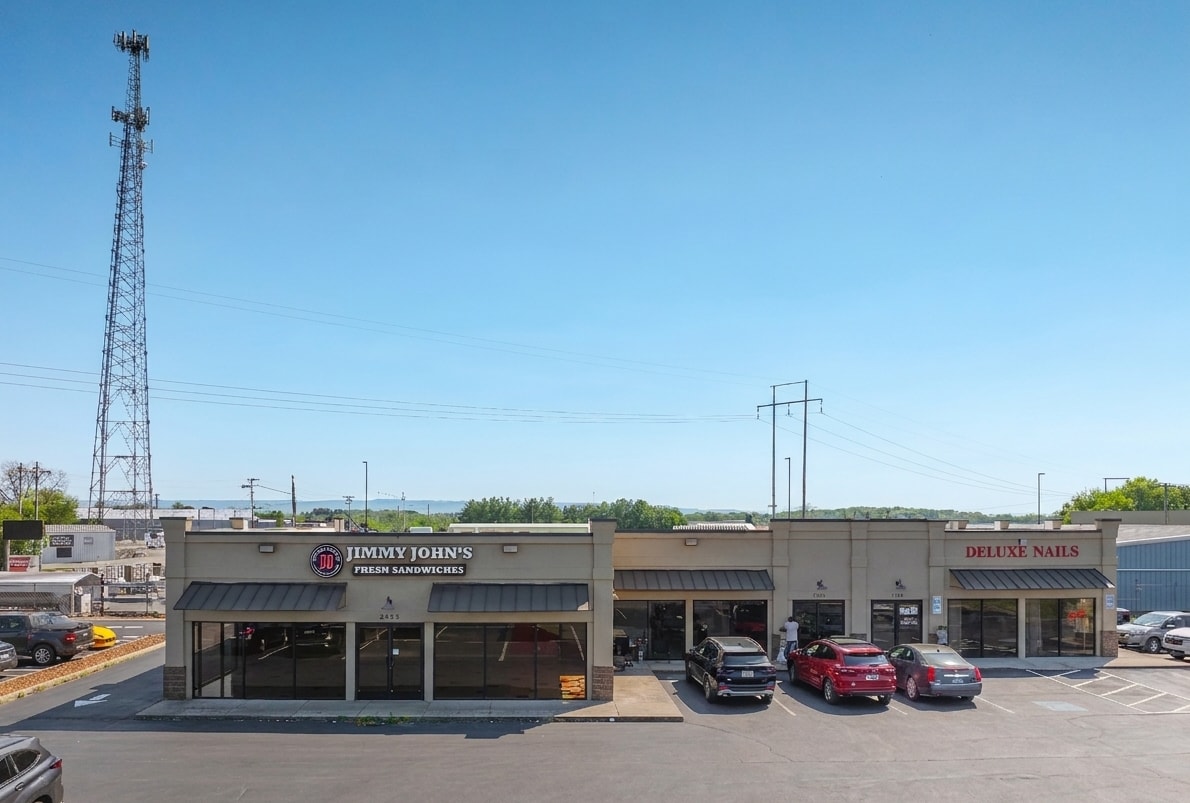 2585 Decherd Blvd, Decherd, TN for Rent