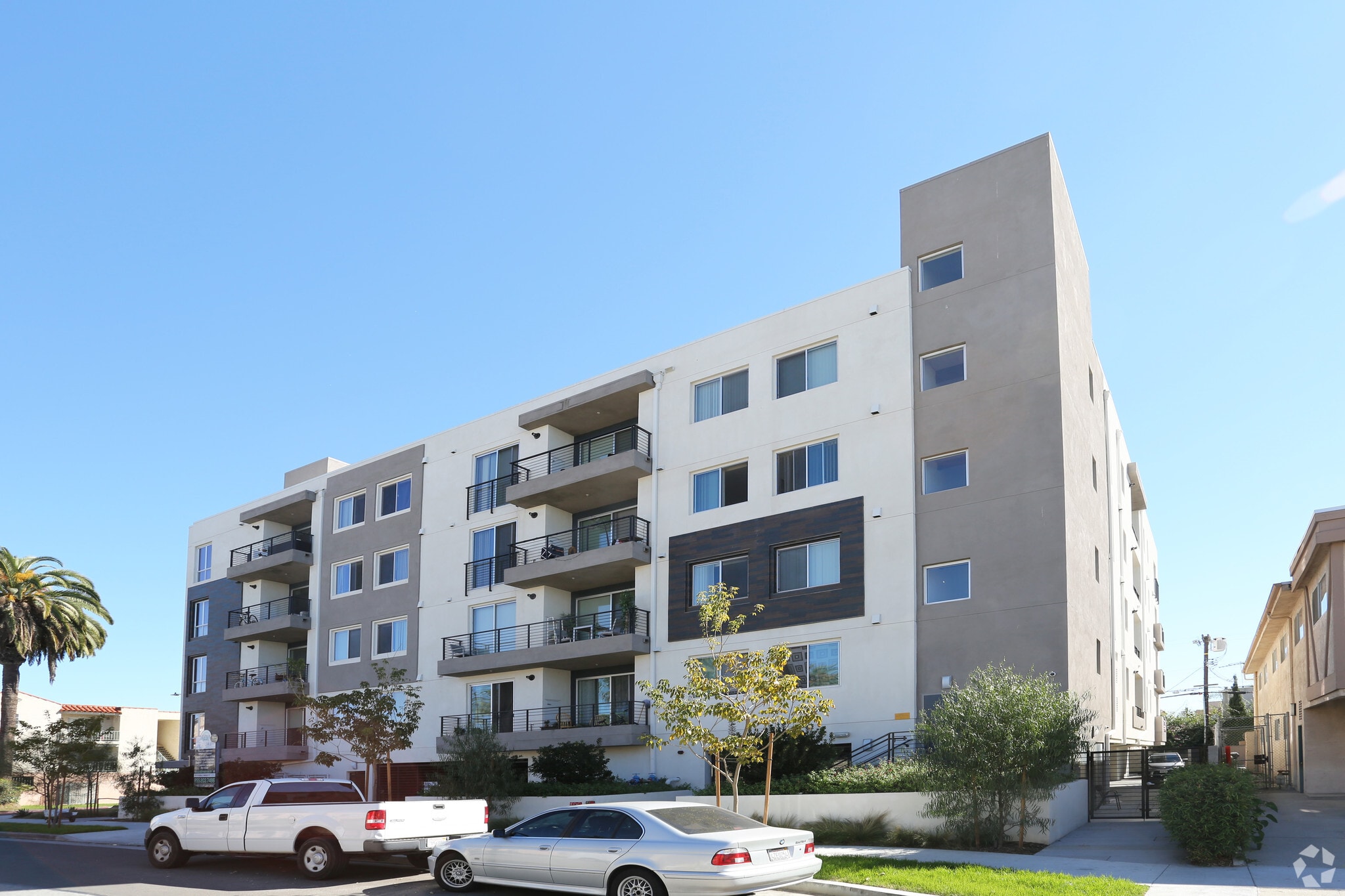 11900 Courtleigh Dr, Los Angeles, CA for Sale