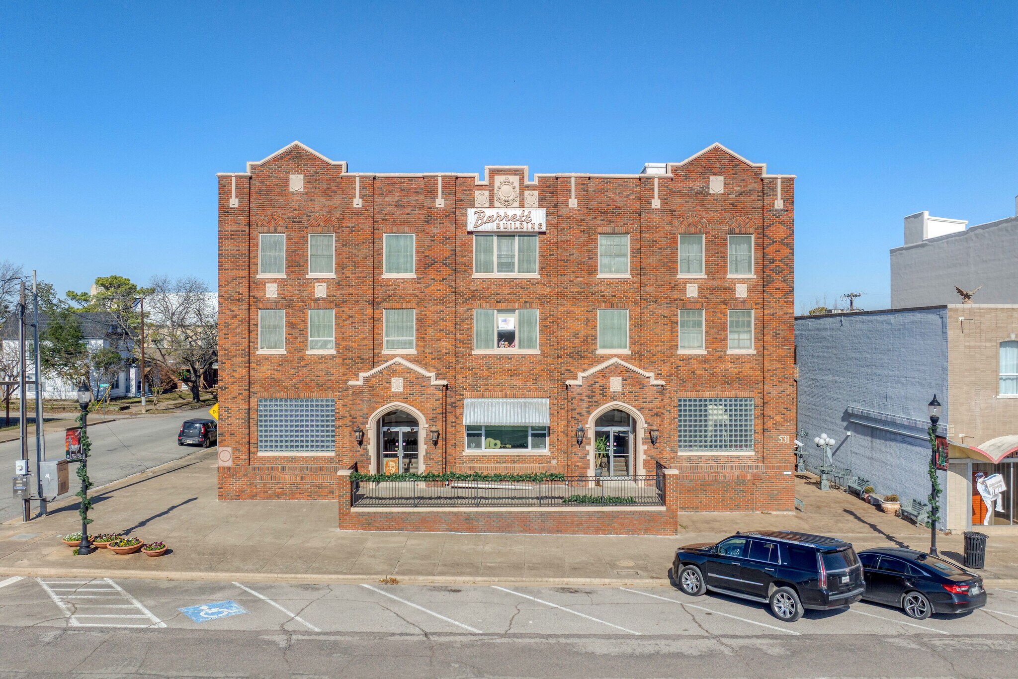 531 W Main St, Denison, TX for Sale