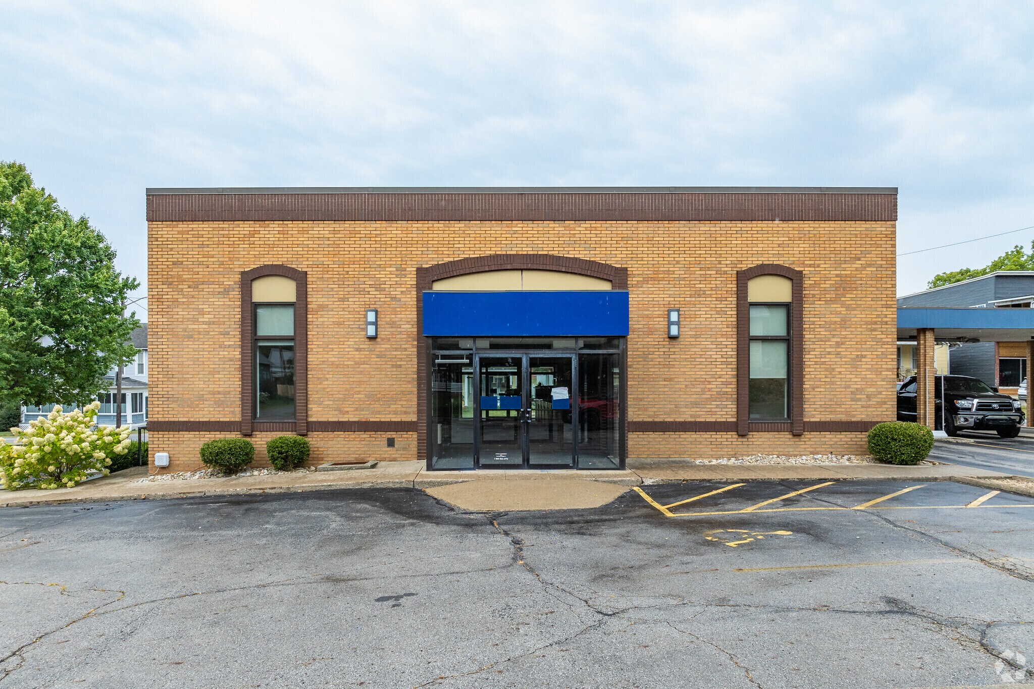 24 S Main St, Thornville, OH for Sale