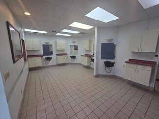 West Allis, WI Retail - 1811 S 108th St