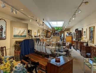 Kenilworth, IL Storefront Retail/Office - 515 Park Dr