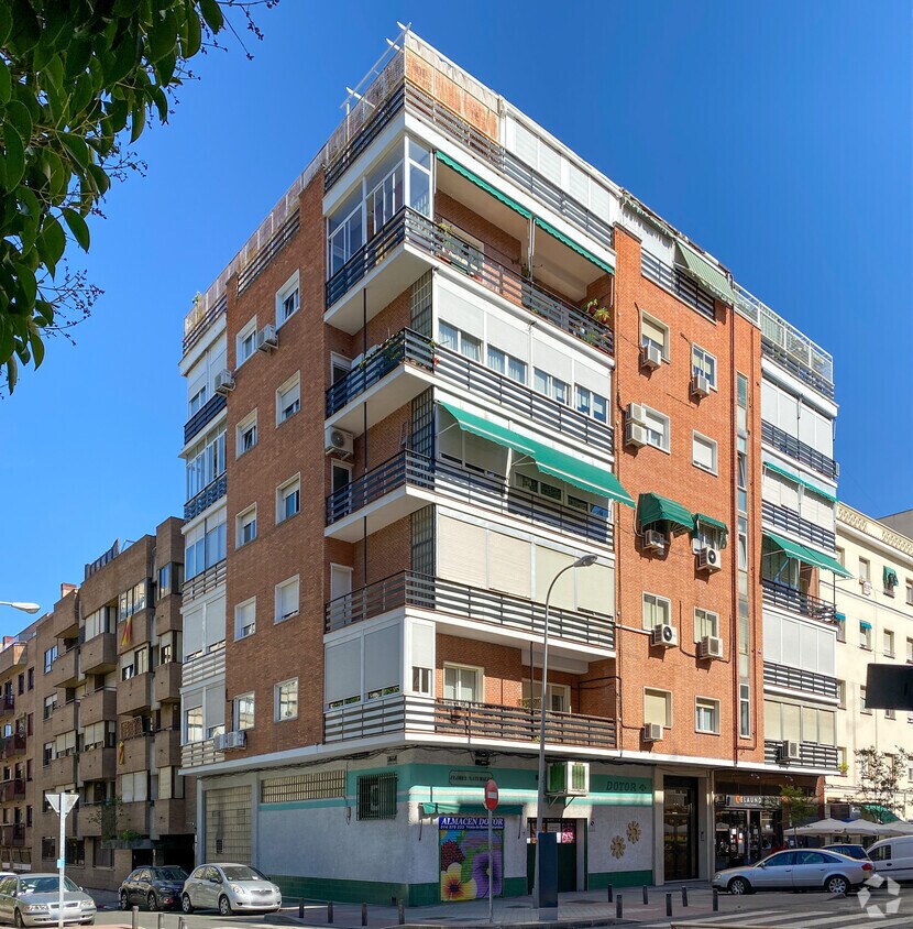 22 Calle De Víctor Andrés Belaúnde, Madrid, MAD for Rent