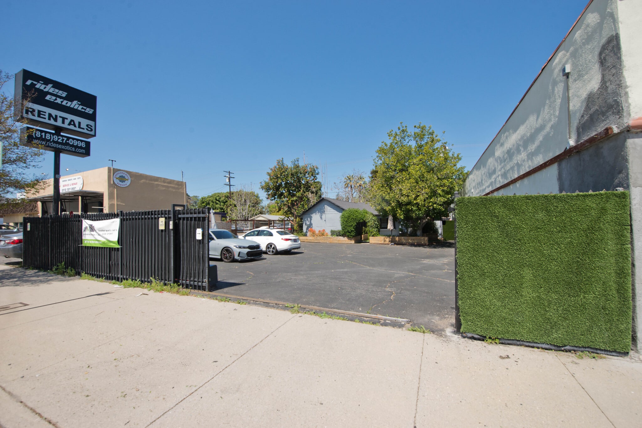23013 Ventura Blvd, Woodland Hills, CA for Sale